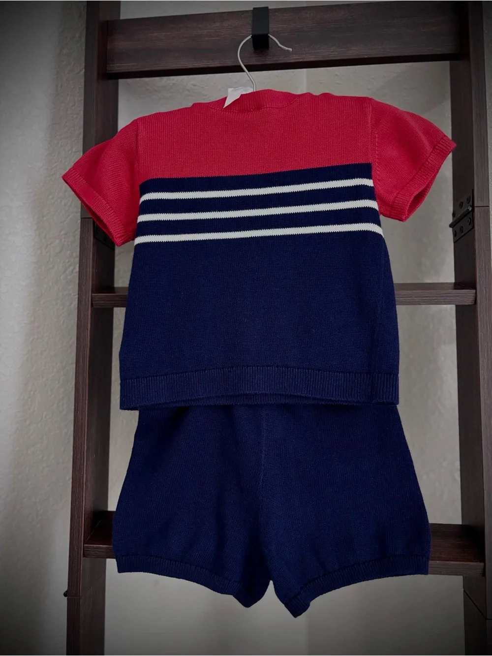 Striped knit set. Ideal for any occasion. This set has never been worn